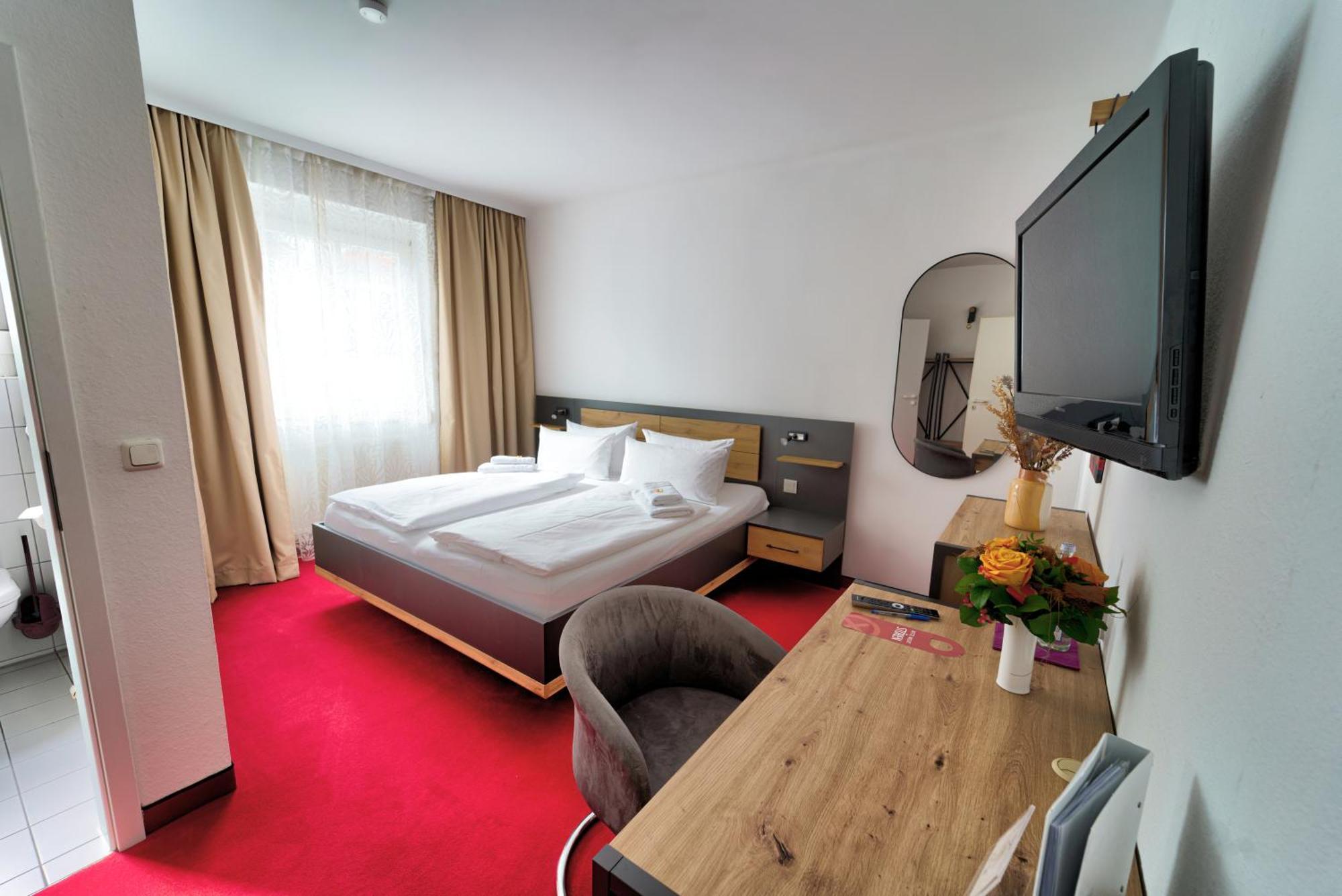 Hotel Tanne Saalfeld Saale Екстериор снимка