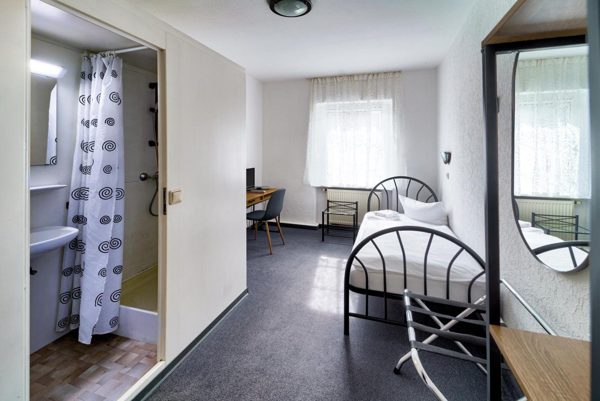 Hotel Tanne Saalfeld Saale Екстериор снимка